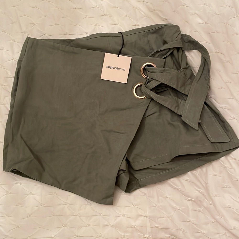 Superdown size L Alaya Grommet Wrap Skort - Olive Green